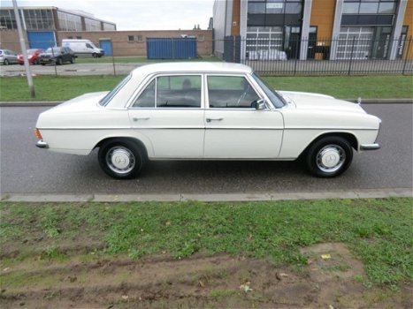 Mercedes-Benz 220 - (W115) D 240D - 1