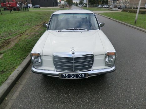 Mercedes-Benz 220 - (W115) D 240D - 1