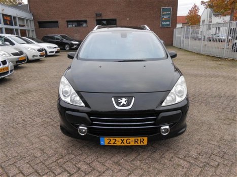 Peugeot 307 SW - 2.0-16V Premium Automaat - Airco ecc - Cruise - Navi - Leer - Afneembare Trekhaak - 1