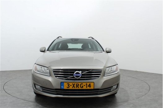 Volvo V70 - 2.0 D4 181PK NORDIC+ | Navi | Leer | Standkachel | Trekhaak - 1