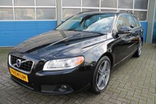 Volvo V70 - 2.4 D5 AWD Kinetic, Clima, Cruise