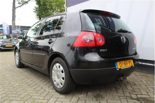 Volkswagen Golf - 1.6 FSI Turijn Climatronic, armsteun, trekhaak (afneembaar) - 1