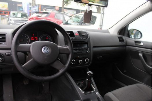 Volkswagen Golf - 1.6 FSI Turijn Climatronic, armsteun, trekhaak (afneembaar) - 1