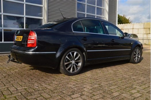 Skoda Superb - 2.5 V6 TDI Elegance - 1