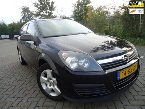 Opel Astra - 1.8 Edition - ZWART - 5 DEURS - 131.000KM - 1