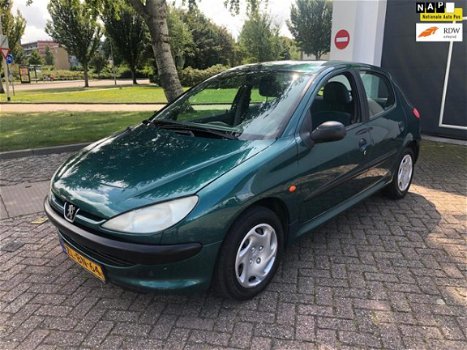 Peugeot 206 - 1.4 XR goed onderhouden/5 Drs/1jaar Apk/Cv/Cd - 1