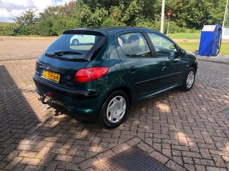 Peugeot 206 - 1.4 XR goed onderhouden/5 Drs/1jaar Apk/Cv/Cd - 1