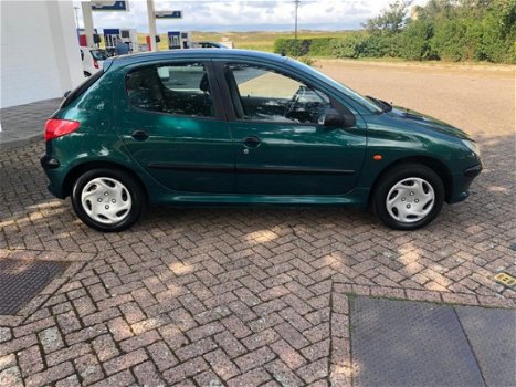 Peugeot 206 - 1.4 XR goed onderhouden/5 Drs/1jaar Apk/Cv/Cd - 1