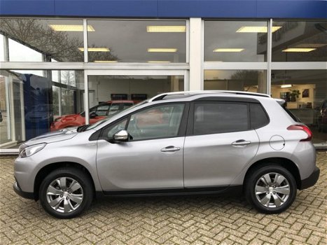 Peugeot 2008 - 1.2 PureTech Style NAVI/PDC NAVI - 1