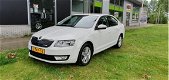 Skoda Octavia - 1.6 TDI Greenline Businessline NAVI BLUETOOTH USB CRUISE NAP DEALER ONDERHOUDEN NL A - 1 - Thumbnail