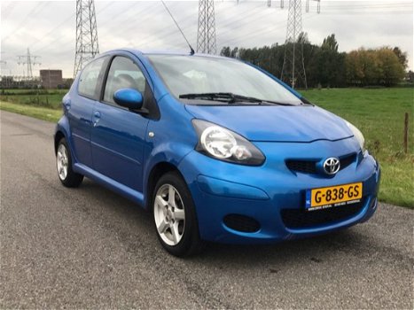 Toyota Aygo - 1.0-12V Comfort 12-2009 automaat met elek pakket/sportvelgen - 1