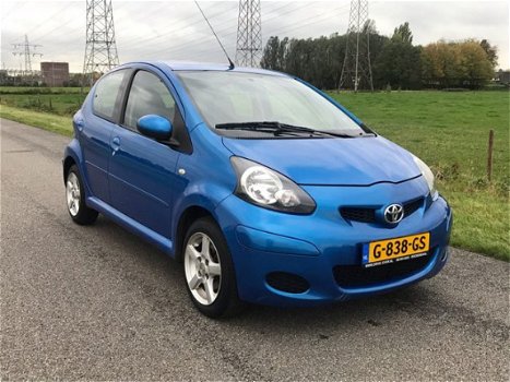 Toyota Aygo - 1.0-12V Comfort 12-2009 automaat met elek pakket/sportvelgen - 1