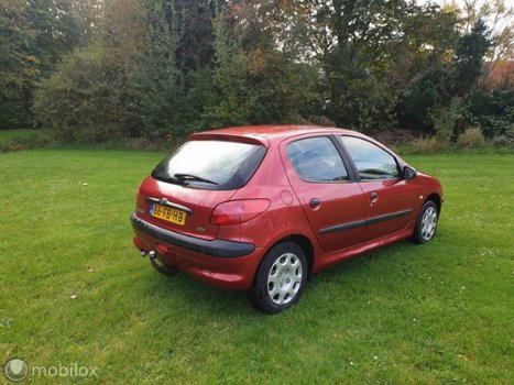 Peugeot 206 - 1.4 Gentry - 1