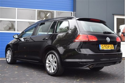 Volkswagen Golf - 1.6 TDI Highline BlueMotion - 1