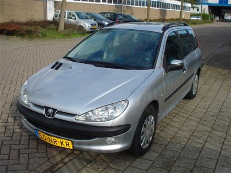 Peugeot 206 SW - 1.4 Pop' Art nieuw apk - 1