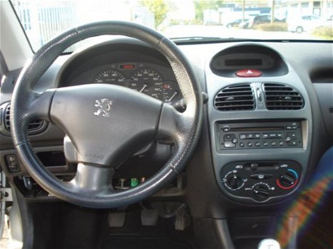 Peugeot 206 SW - 1.4 Pop' Art nieuw apk - 1