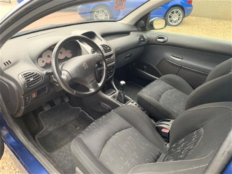 Peugeot 206 - 1.6-16V XS Pack Benzine Luxe uitvoering Airco Lm Velgen Rijdt en schakelt als nieuw - 1