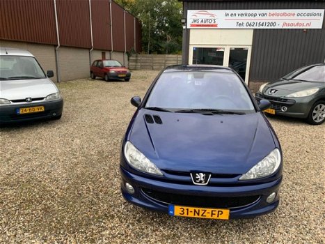 Peugeot 206 - 1.6-16V XS Pack Benzine Luxe uitvoering Airco Lm Velgen Rijdt en schakelt als nieuw - 1