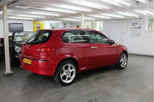 Alfa Romeo 147 - 2.0 T.Spark Distinctive Selespeed Nederlands geleverd, Airco ZEER MOOIE EN VOLLE AU - 1