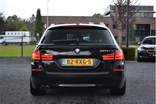 BMW 5-serie Touring - 523i 3.0i Automaat Xenon 19'' - 1