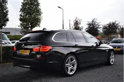 BMW 5-serie Touring - 523i 3.0i Automaat Xenon 19'' - 1