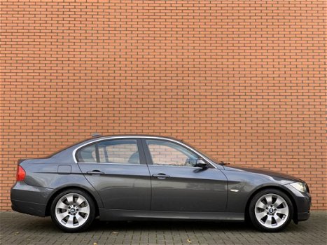 BMW 3-serie - 330i High Executive | Navigatie | Cruise control | Airconditioning | Keyless Go | Park - 1