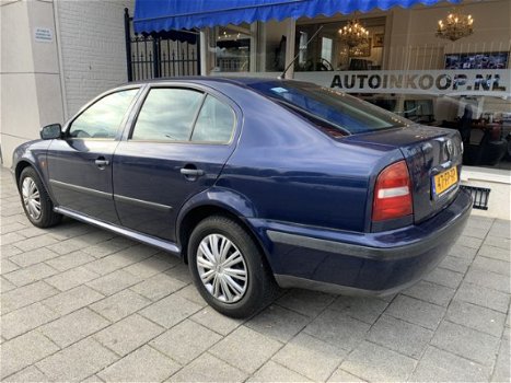 Skoda Octavia - 1.6 Ambiente AIRCO/APK JULI 2020 - 1