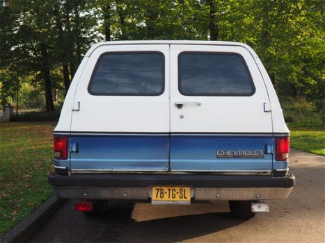Chevrolet Suburban - , 9 persoons '81, VERWACHT - 1