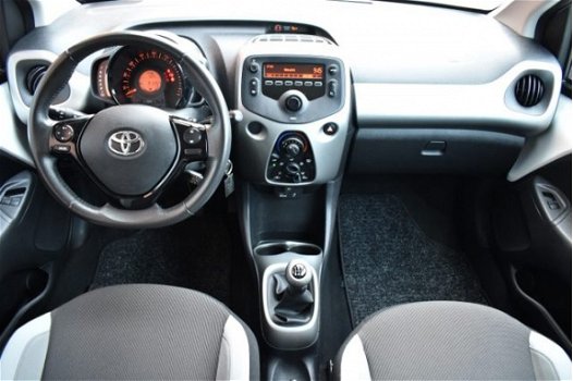 Toyota Aygo - 1.0 VVT-i Airco/Lichtmetalen velgen/Led - 1