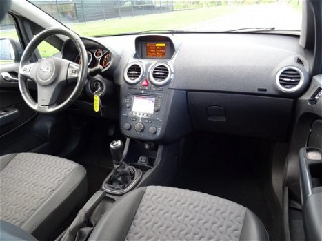 Opel Corsa - 1.4-16V 101pk Cosmo navigatie. lmv. pdc - 1