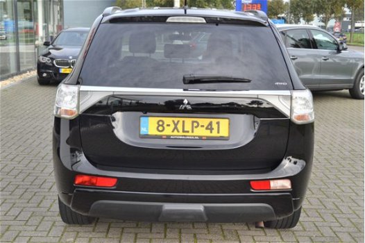 Mitsubishi Outlander - 2.0 PHEV Excl. Btw Executive Edition, Xenon Achteruitrijcamera Navigatie Trek - 1