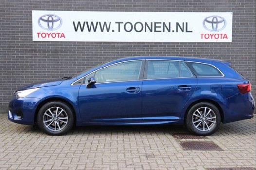 Toyota Avensis Touring Sports - 1.8 VVT-i Business Navigatie-Airco-Parkeercamera - 1