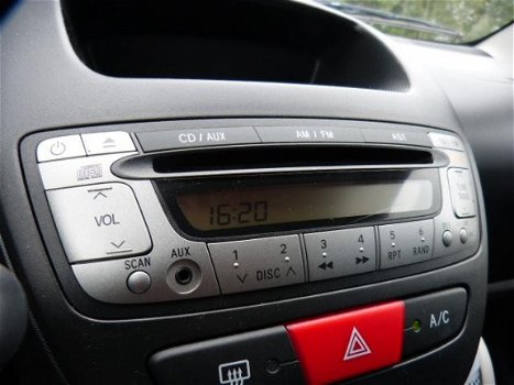 Peugeot 107 - 1.0 Blue Lease 5-drs (68pk) Airco / Radio-CD speler - 1