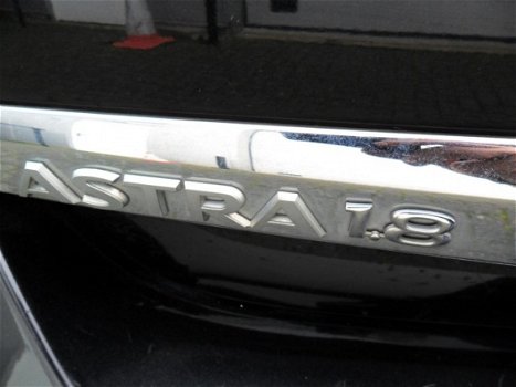 Opel Astra - 1.8 Sport , 5 deur's, apk 2 okt. 2020 - 1