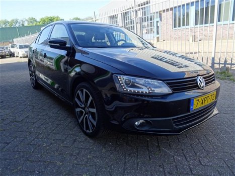 Volkswagen Jetta - 2.0 TDI Highline AUTOMAAT LEER - 1