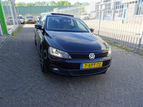 Volkswagen Jetta - 2.0 TDI Highline AUTOMAAT LEER - 1