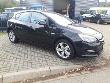 Opel Astra - 1.4 Design Edition