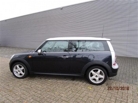 Mini Mini Clubman - 1.6 Cooper Automatische airco Cruise control Centraal met afstandsbediening Park - 1