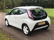 Toyota Aygo - 1.0 VVT-i x-play Automaat, Airco - 1 - Thumbnail