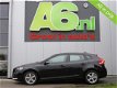 Volvo V40 - 2.0 D4 Kinetic Business Nieuwe D-riem Trekhaak Navi Clima PDC Bluetooth Cruise - 1 - Thumbnail