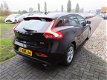 Volvo V40 - 2.0 D4 Kinetic Business Nieuwe D-riem Trekhaak Navi Clima PDC Bluetooth Cruise - 1 - Thumbnail