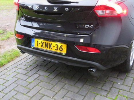 Volvo V40 - 2.0 D4 Kinetic Business Nieuwe D-riem Trekhaak Navi Clima PDC Bluetooth Cruise - 1