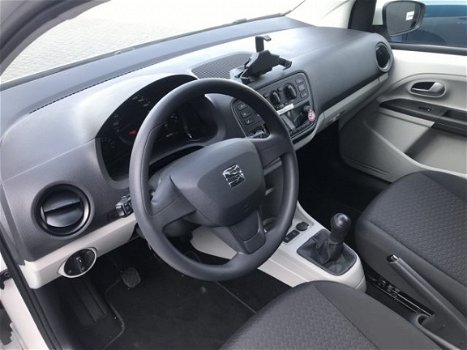 Seat Mii - 1.0 Style Intense Airco, Radio Bluetooth, Parkeersensoren, Pano dak en meer - 1