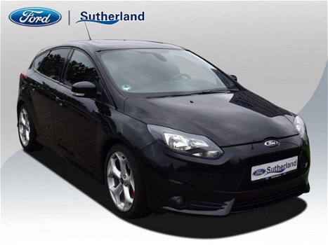 Ford Focus - 2.0 EcoBoost ST-2 250PK | 61DKM | Schuifdak | Recaro | 18 Inch | SONY audio - 1