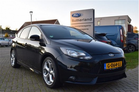 Ford Focus - 2.0 EcoBoost ST-2 250PK | 61DKM | Schuifdak | Recaro | 18 Inch | SONY audio - 1