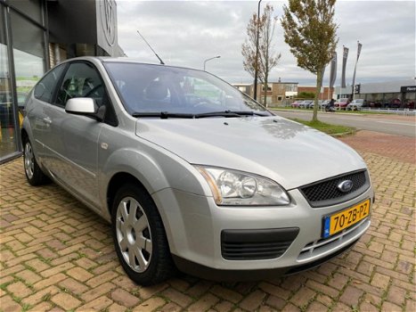 Ford Focus - 1.6-16V Trend Nieuwe APK Airco, Rad/CD, Stuurbed, Cruise-C, NL auto met NAP - 1