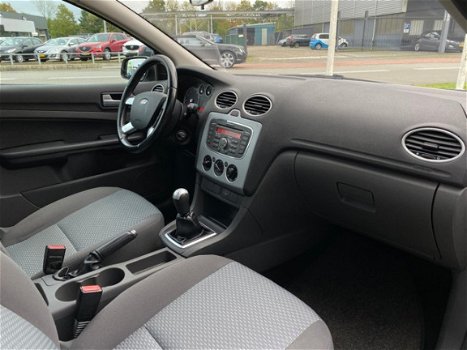 Ford Focus - 1.6-16V Trend Nieuwe APK Airco, Rad/CD, Stuurbed, Cruise-C, NL auto met NAP - 1