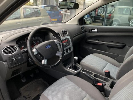 Ford Focus - 1.6-16V Trend Nieuwe APK Airco, Rad/CD, Stuurbed, Cruise-C, NL auto met NAP - 1