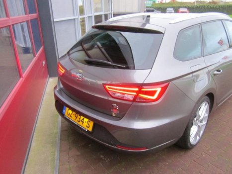 Seat Leon ST - 1.4 EcoTSI FR Connect PANO/ACC/LED/NAVI/CAMERA/BOVAG GAR - 1