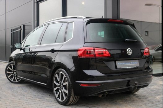 Volkswagen Golf Sportsvan - 1.4 TSI Highline Pano Navi Trekhaak Xenon Plus LED Panoramadak Cruise Na - 1